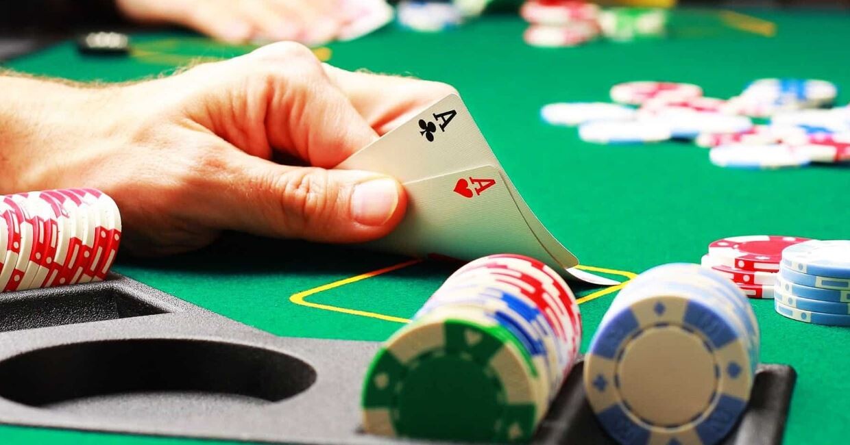 Xì tố là một game bài nổi tiếng tại các nhà cái